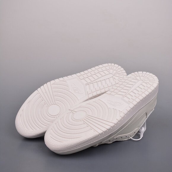 Jordan 1 Retro Low x Travis Scott x Michael Rubin 'White Party' - Picture 4 of 9